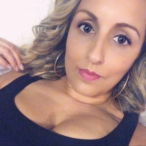 Meet your Posher, Jackeline